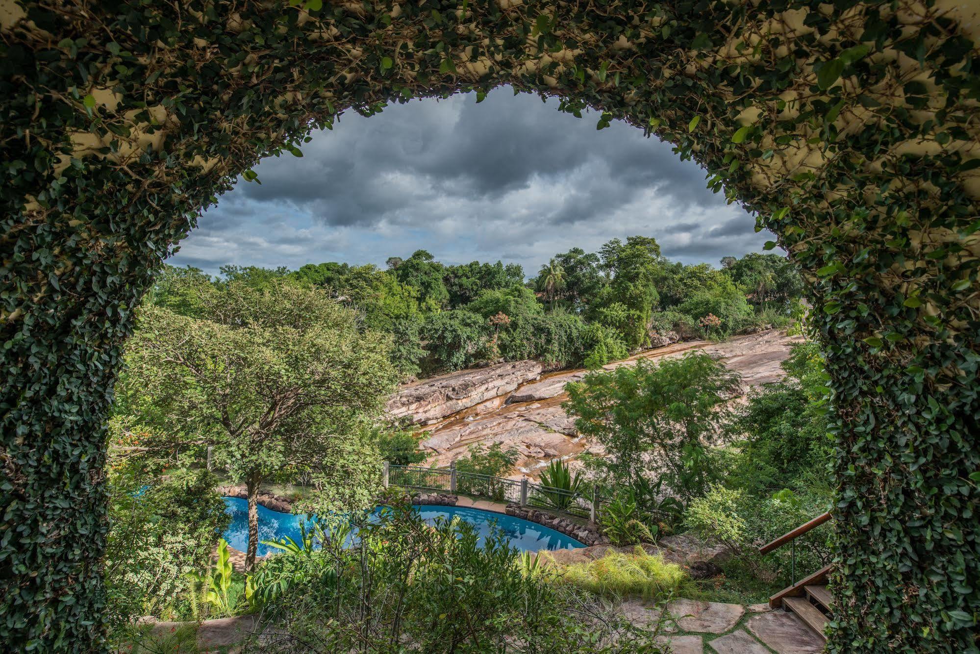 Hotel Canto Das Aguas - Roteiro De Charme 伦索伊斯 外观 照片